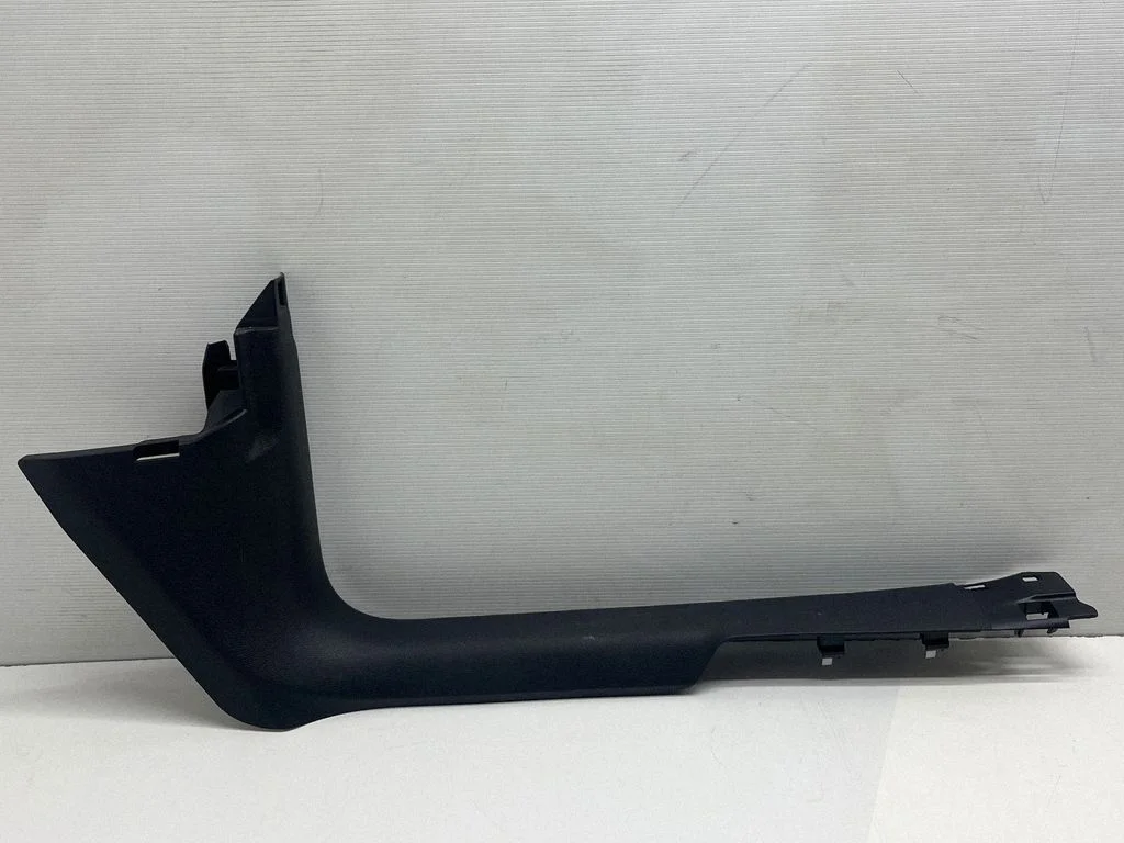 Priekšējā sliekšņa apdare (iekšējā) 83B867272
