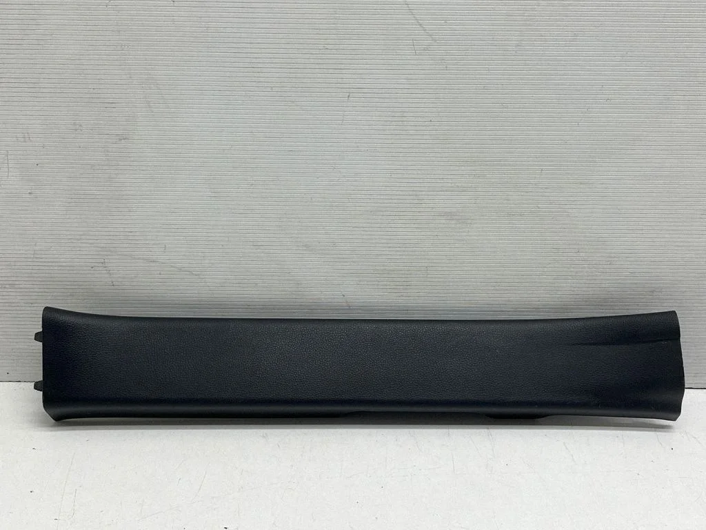 Priekšējā sliekšņa apdare (iekšējā) 679130E100