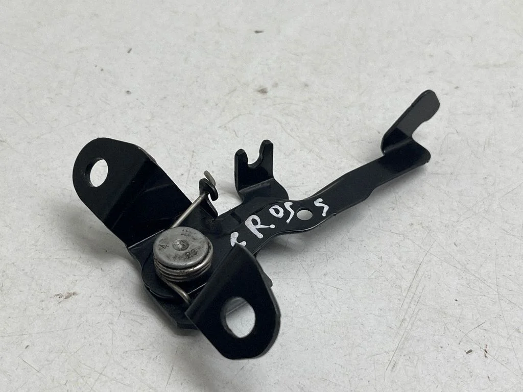 Engine bonnet (hood) release handle