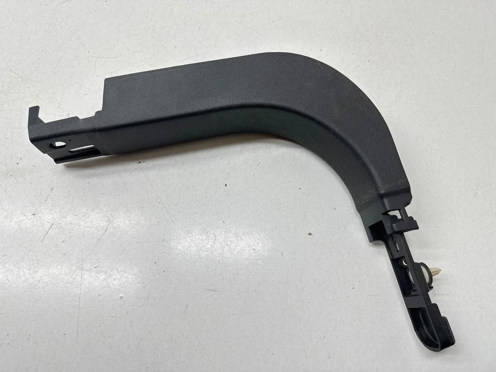 Priekšējā sliekšņa apdare (iekšējā) DS73F02349