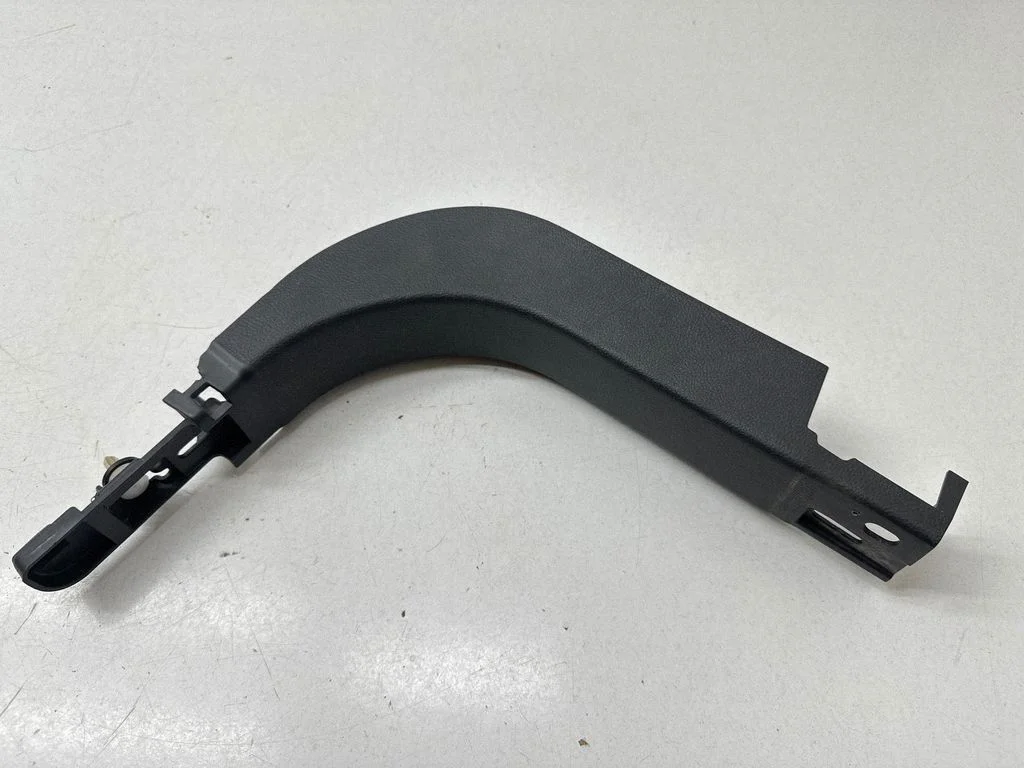 Priekšējā sliekšņa apdare (iekšējā) DS73F02348