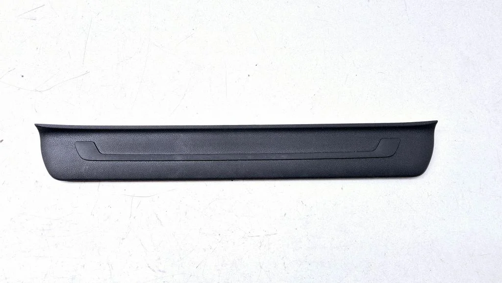 Priekšējā sliekšņa apdare (iekšējā) 85884F1000