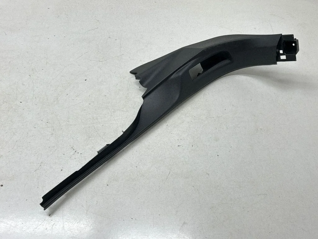 Front sill trim cover 9811462177