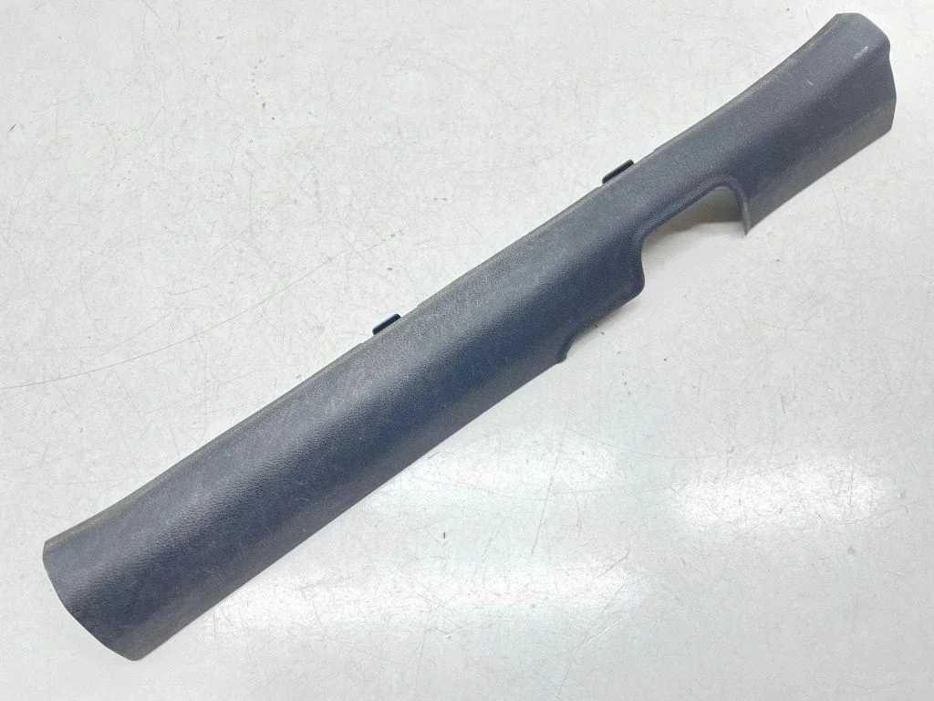 Front sill trim cover 85881D4001