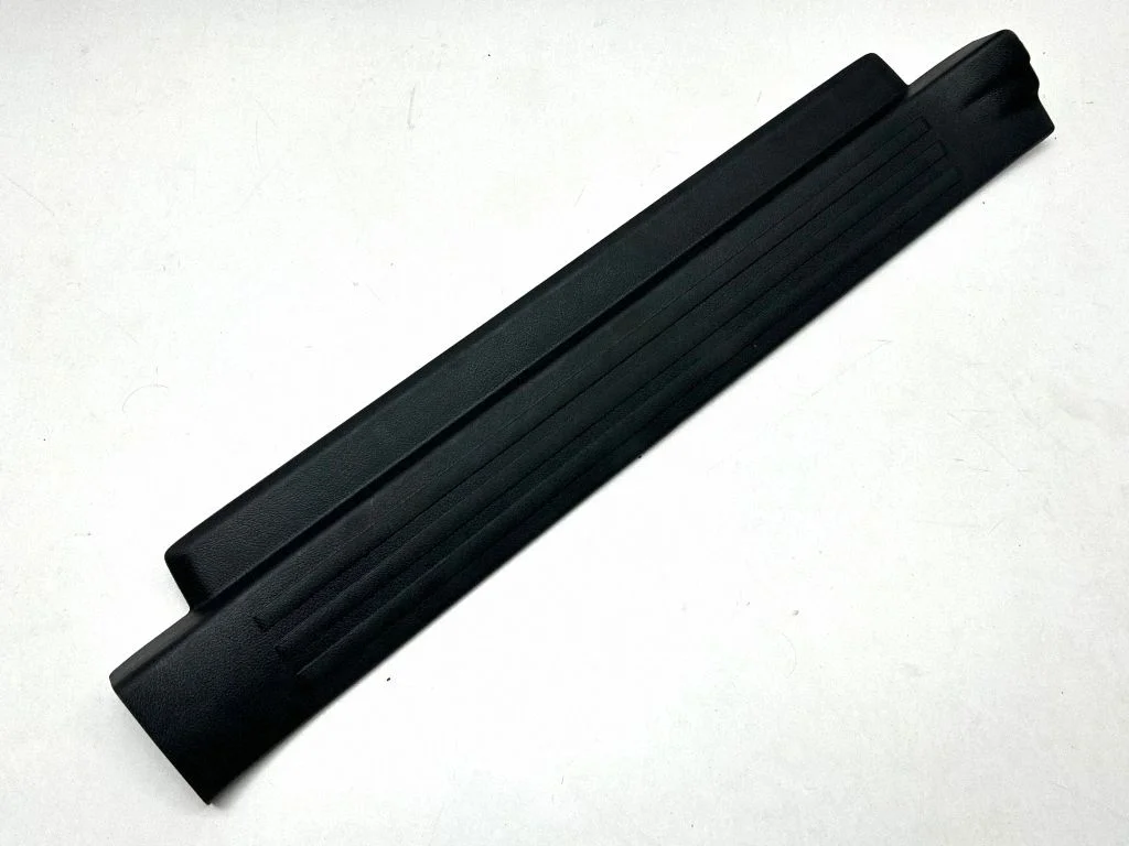Front sill trim cover 6791035010