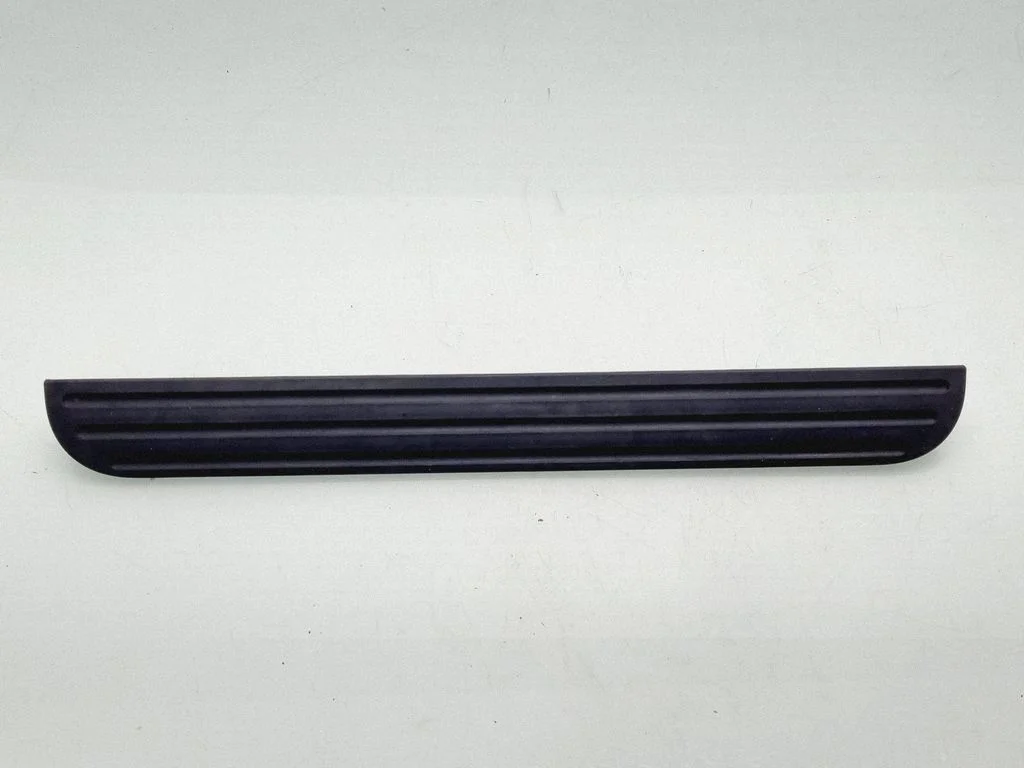 Listwa progowa przednia (wewnętrzna) – Toyota RAV 4 (XA30) (2006-2016)