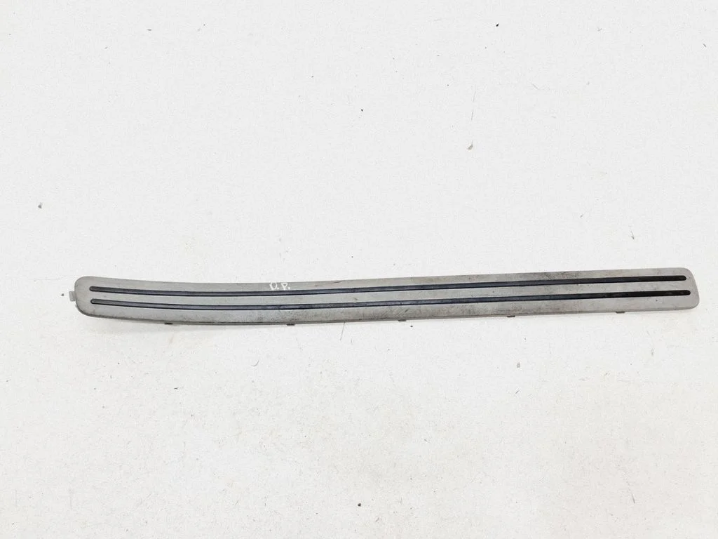 Priekšējā sliekšņa apdare (iekšējā) 7L0853656
