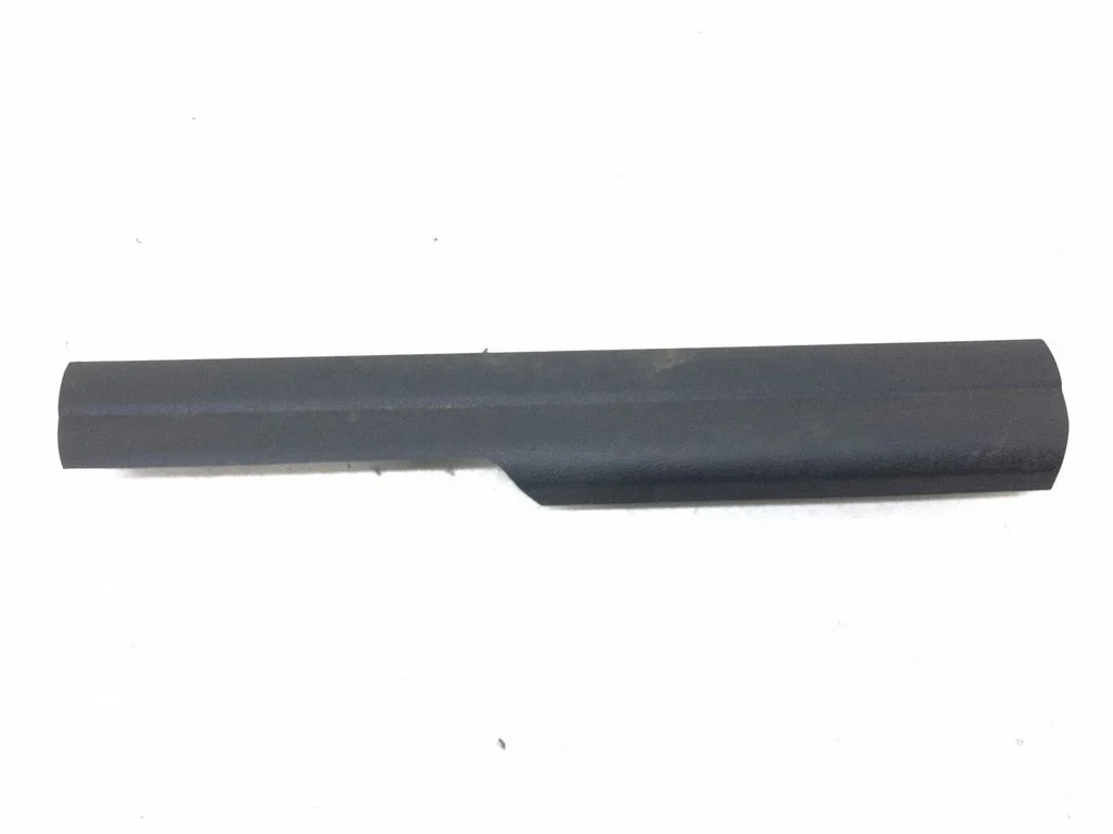 Front sill trim cover 9175047