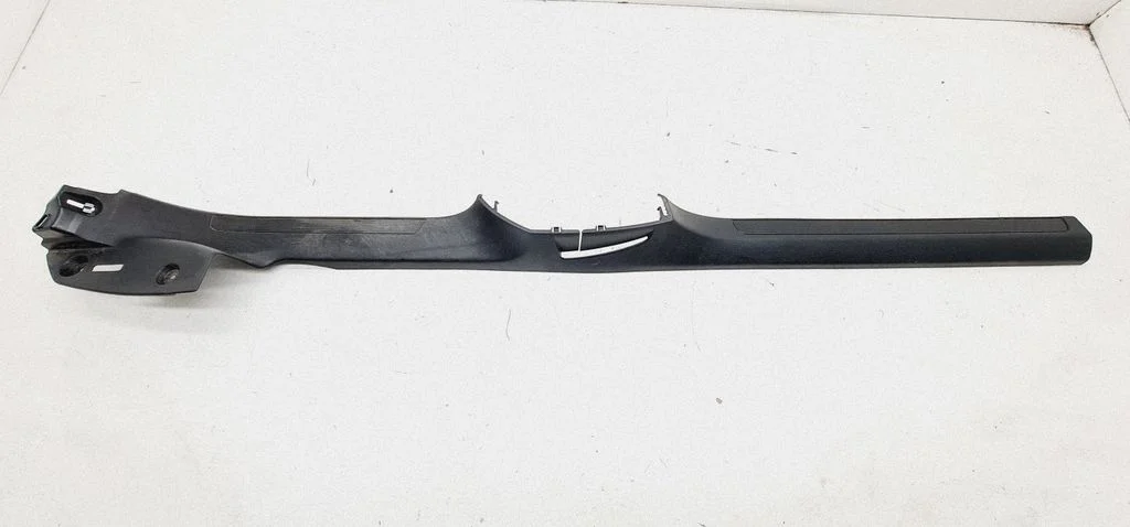 Front sill trim cover – Volkswagen Passat B6 (2005-2010)