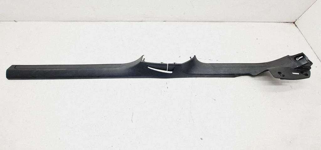 Priekšējā sliekšņa apdare (iekšējā) – Volkswagen Passat B6 (2005-2010)