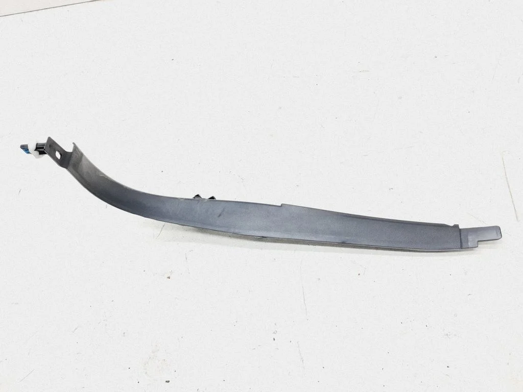 Front sill trim cover 30715888