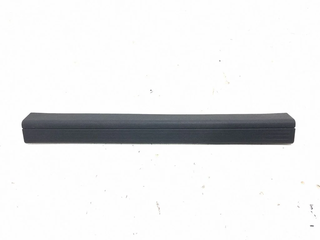 Priekšējā sliekšņa apdare (iekšējā) – Mercedes-Benz C klase AMG W204 (2007-2014)