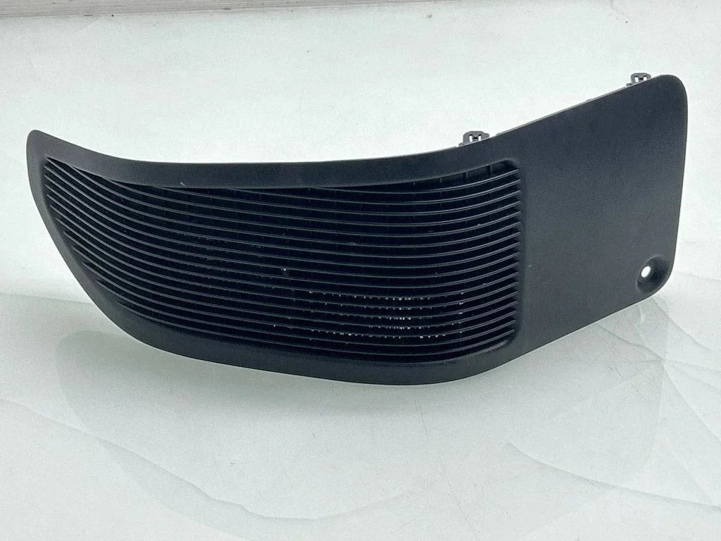 Rear seat side bottom trim 5844142020