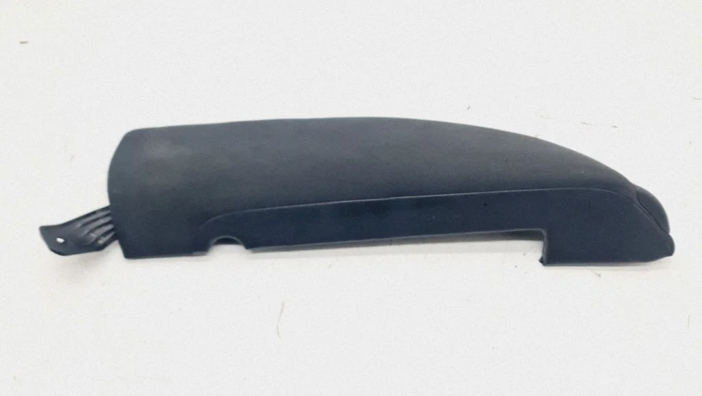 Sānu apdare pie aizmugurējā sēdekļa (augšā) 3C0885702AB