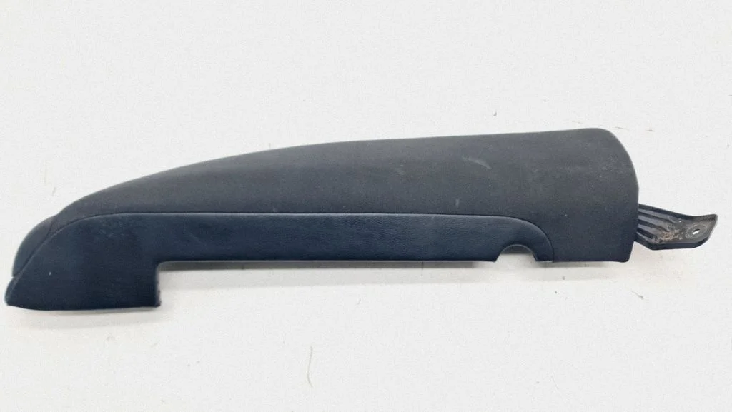 Sānu apdare pie aizmugurējā sēdekļa (augšā) 3C0885701AB