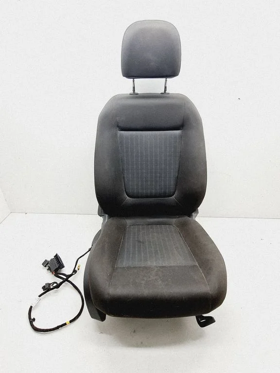 Front passenger seat 13261062