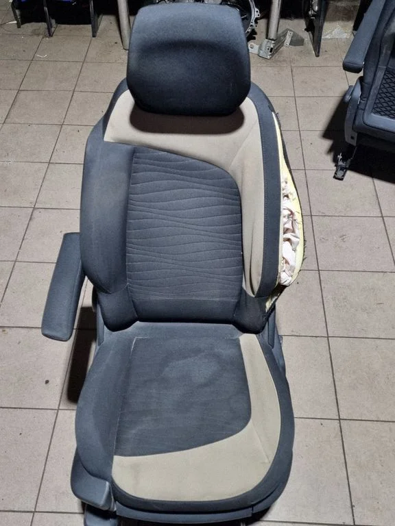 Front driver seat – Citroen C4 Grand Picasso (2013-2018)