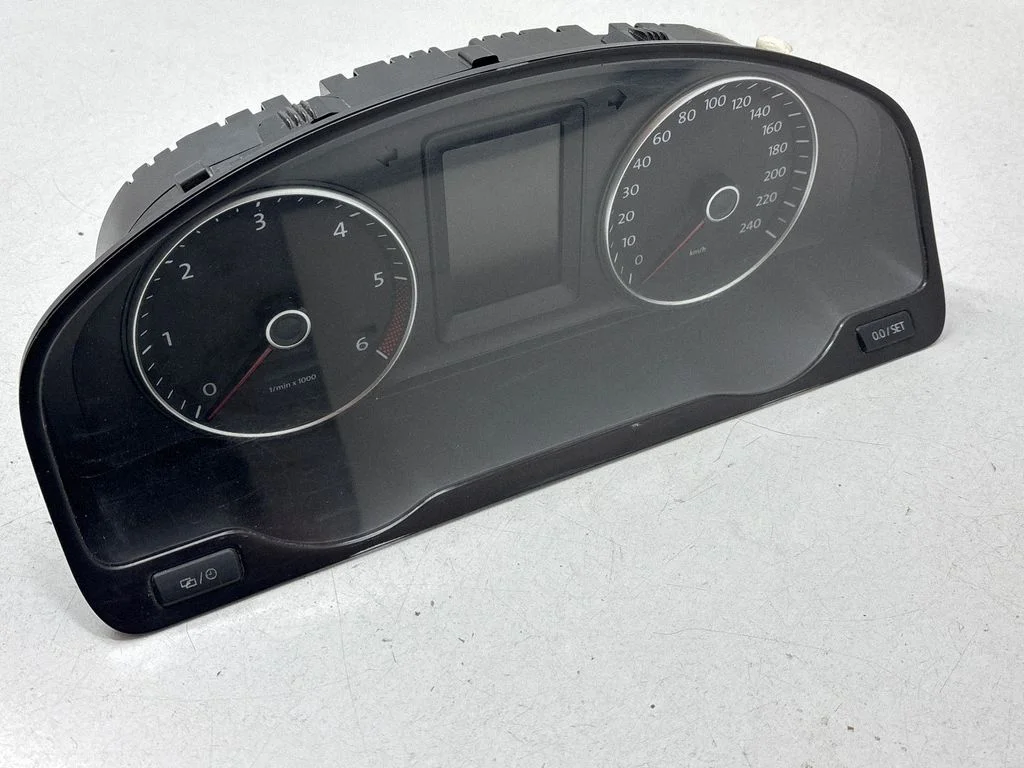 Speedometer (instrument cluster) VDD02404