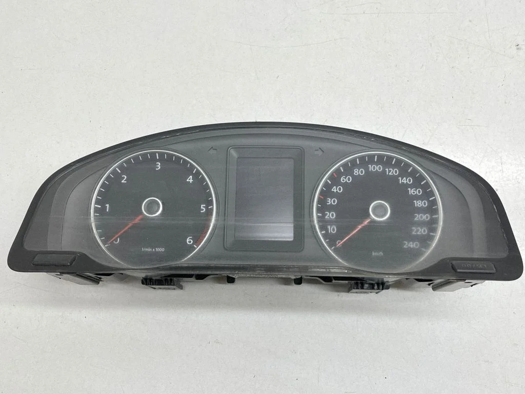 Speedometer (instrument cluster) 7E0920860G