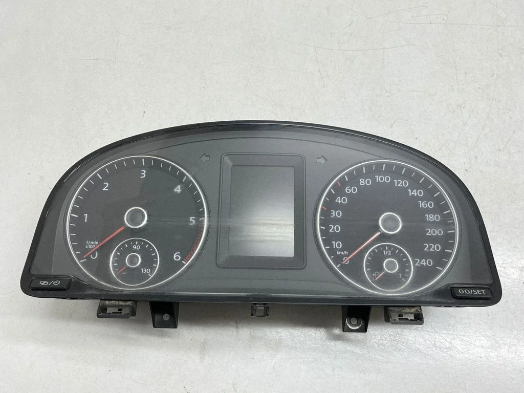 Speedometer (instrument cluster) 2K0920866A