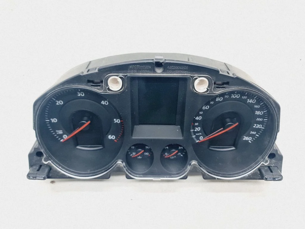Spidometrs (instrumentu panelis) – Volkswagen Passat B6 (2005-2010)