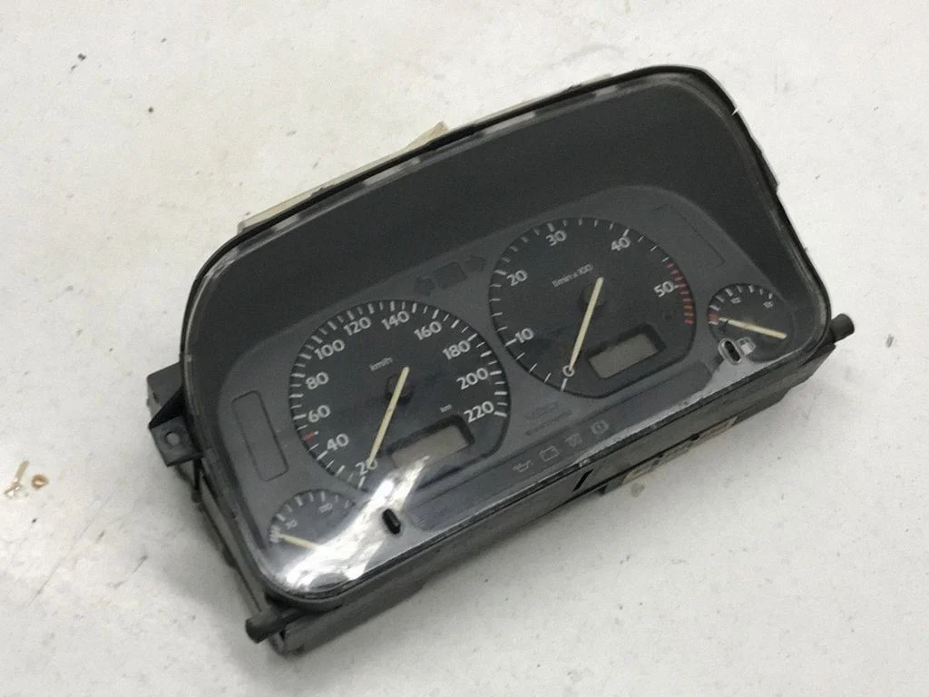 Speedometer (instrument cluster) – Volkswagen Vento (1992-1998)