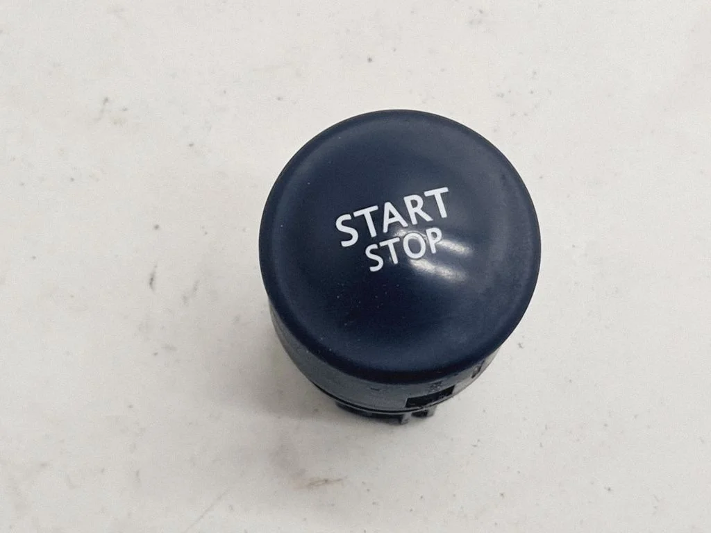 Przycisk start/stop silnika 4245107959A
