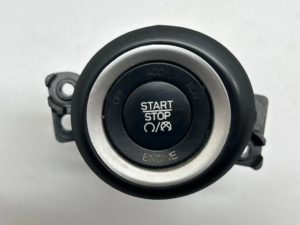 Przycisk start/stop silnika 68207000AC