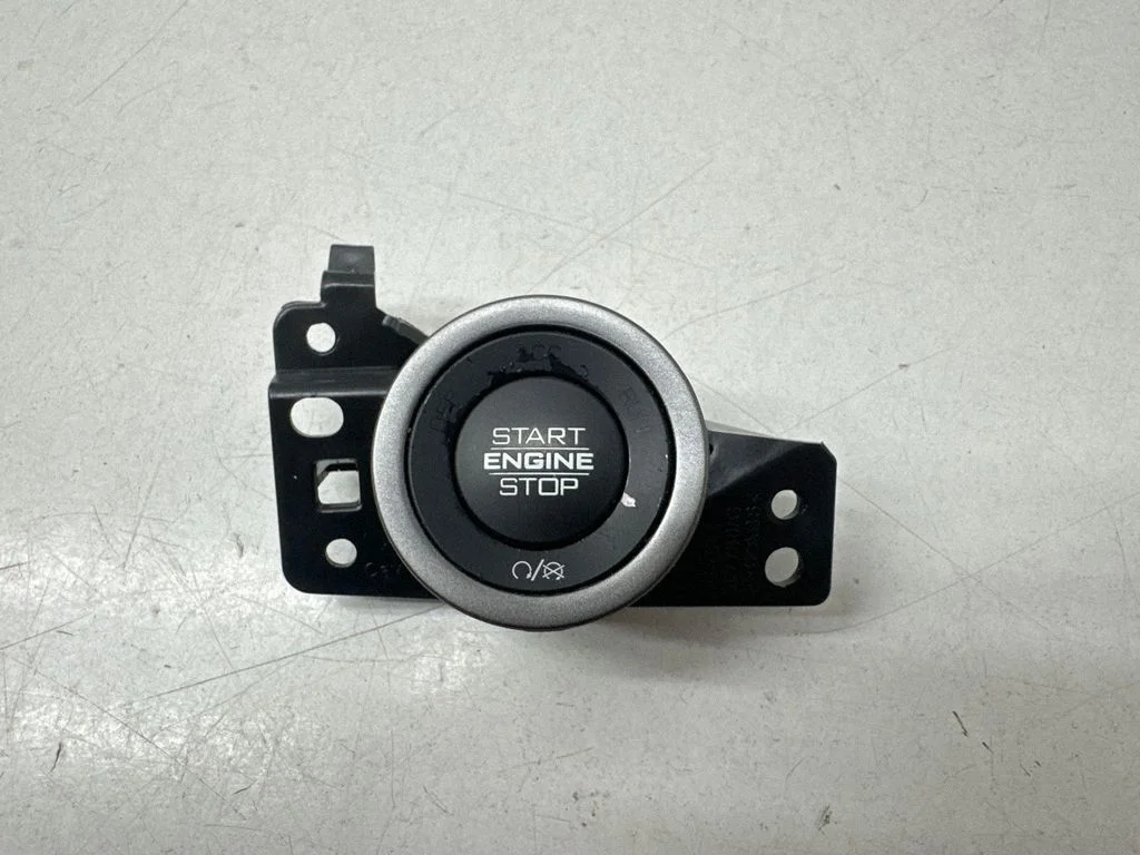 Mootori start-stopp-nupp 68299959AC
