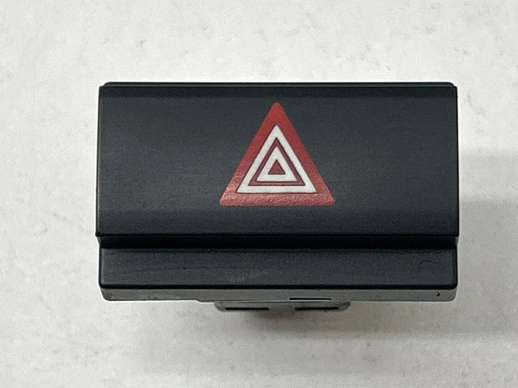 Hazard light switch – Peugeot Traveller (2016-)