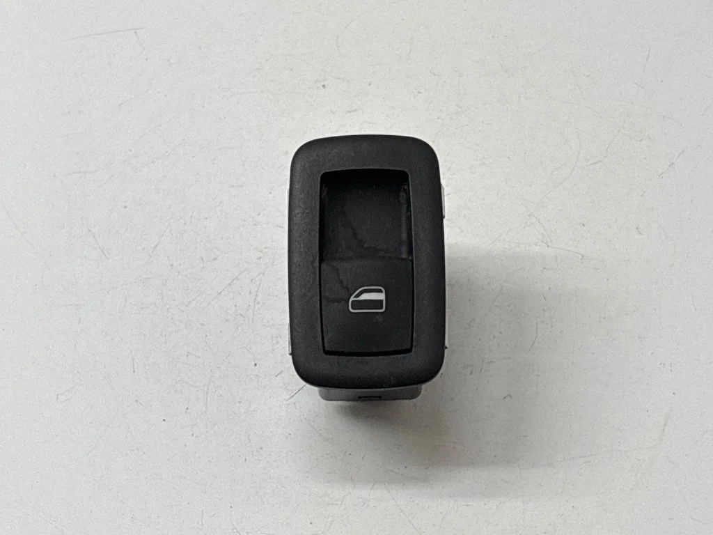 Elektrisko logu slēdzis P68214156AC