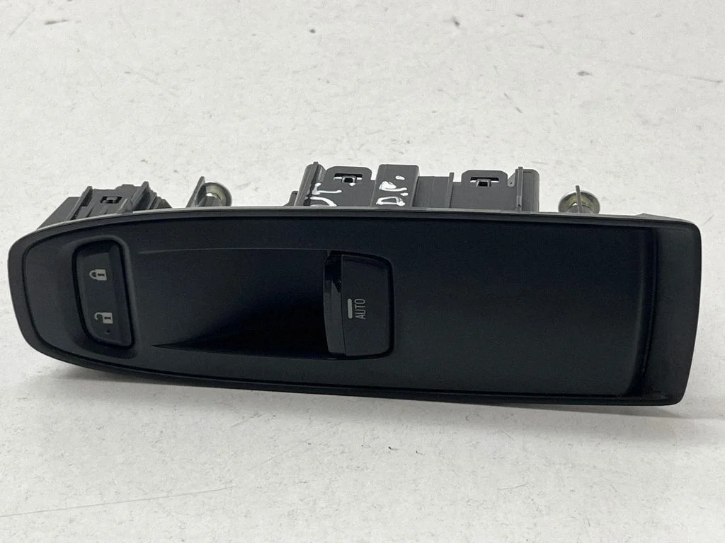 Elektrisko logu slēdzis 83071AN10A
