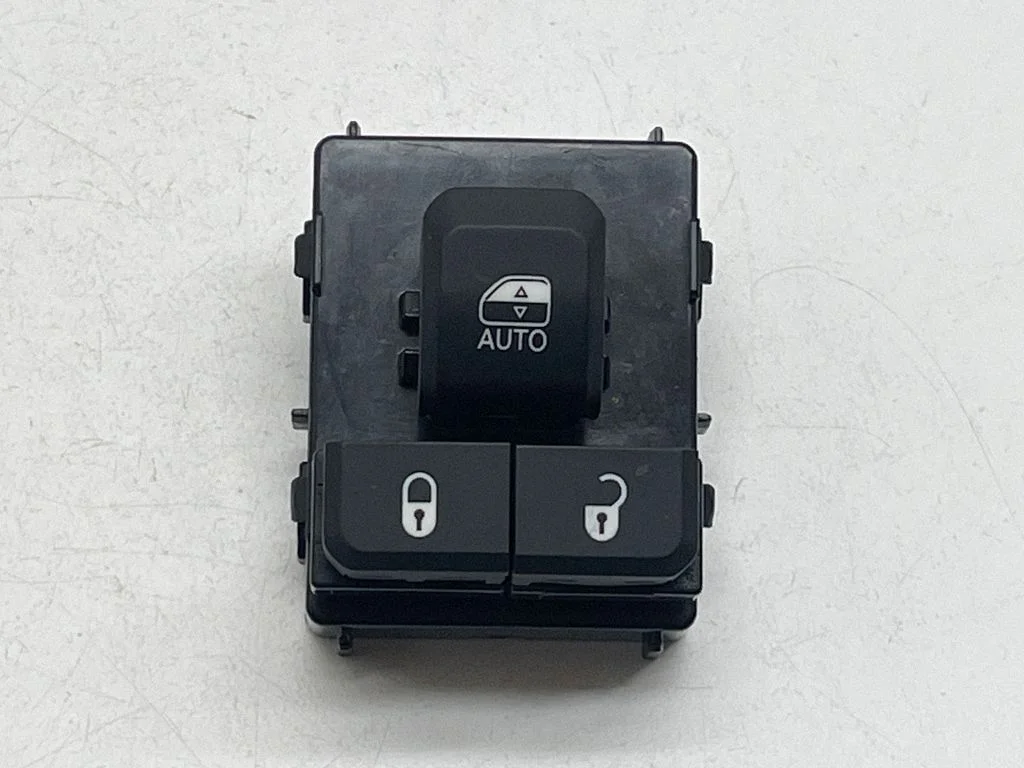 Elektrisko logu slēdzis 68417721AC
