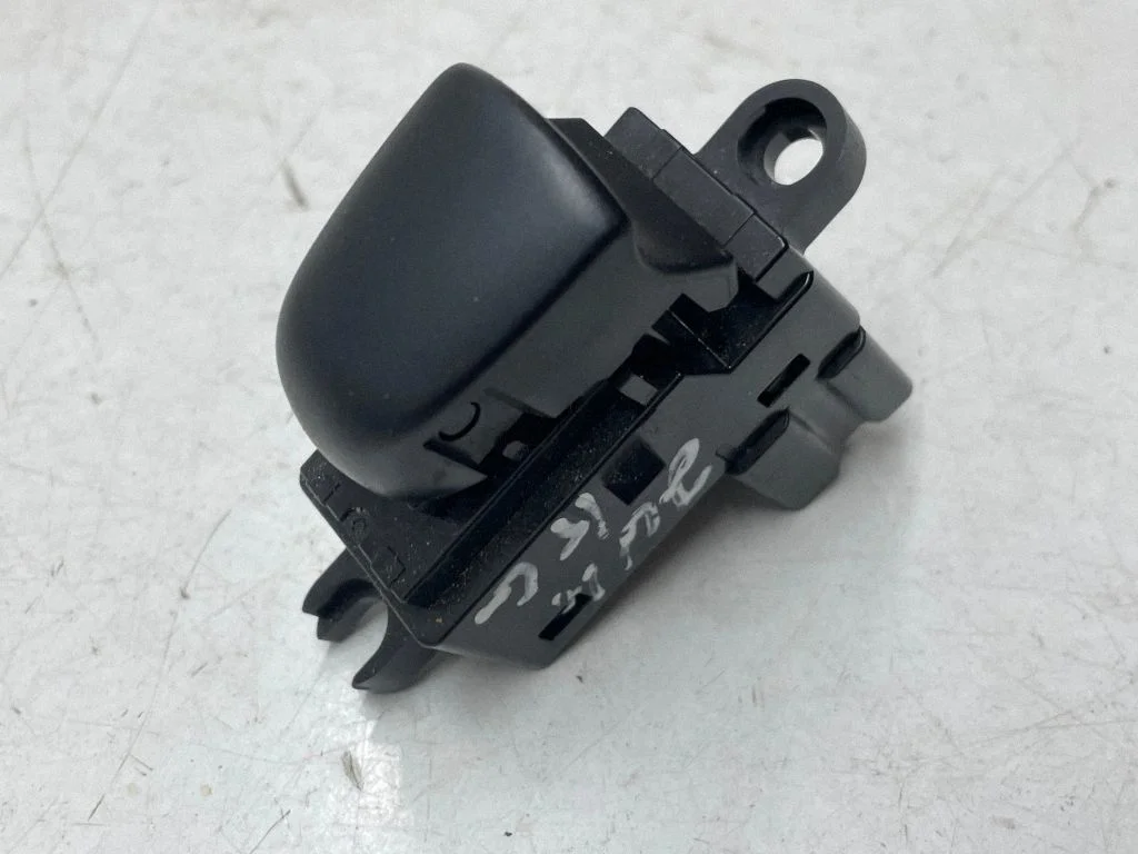 Elektrisko logu slēdzis – Nissan Juke I F15 (2010-2018)