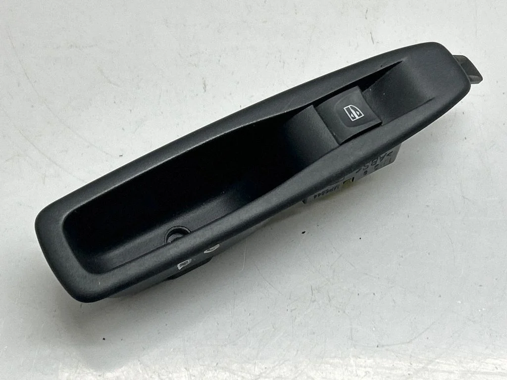 Electric window control switch 829614619R – Renault Captur (2013-2020)