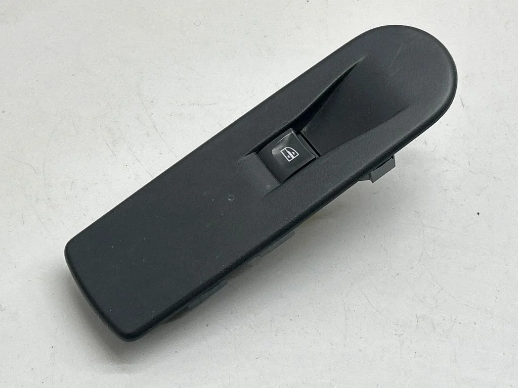 Electric window control switch 809602454R – Renault Captur (2013-2020)