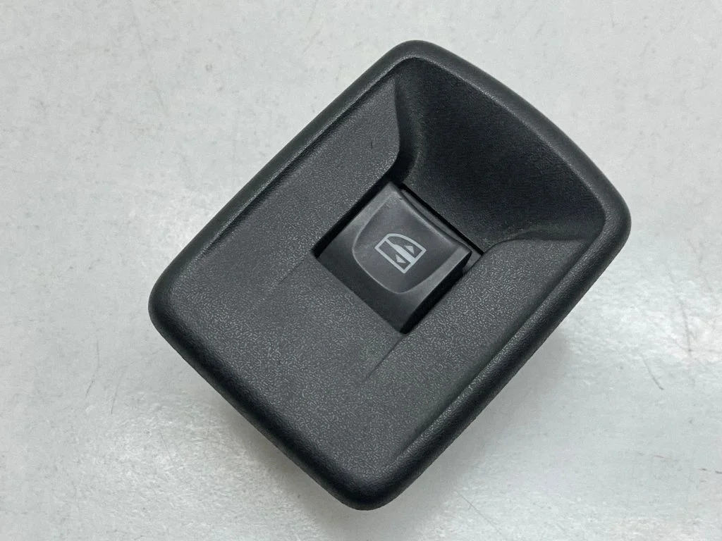 Electric window control switch – Renault Kangoo II (2014-2021)