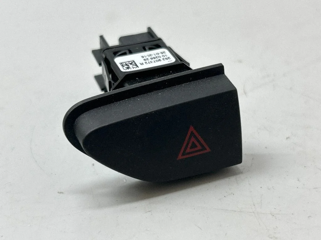 Hazard light switch 252907372R – Renault Captur (2013-2020)