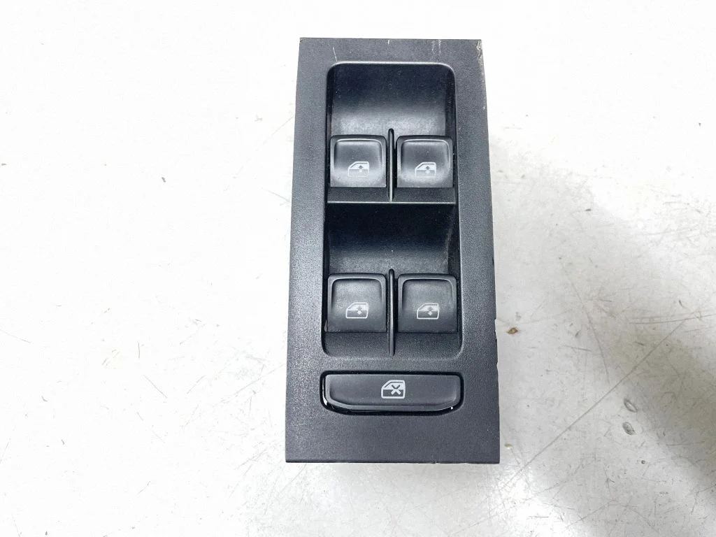 Elektrisko logu slēdzis 5E0867171D