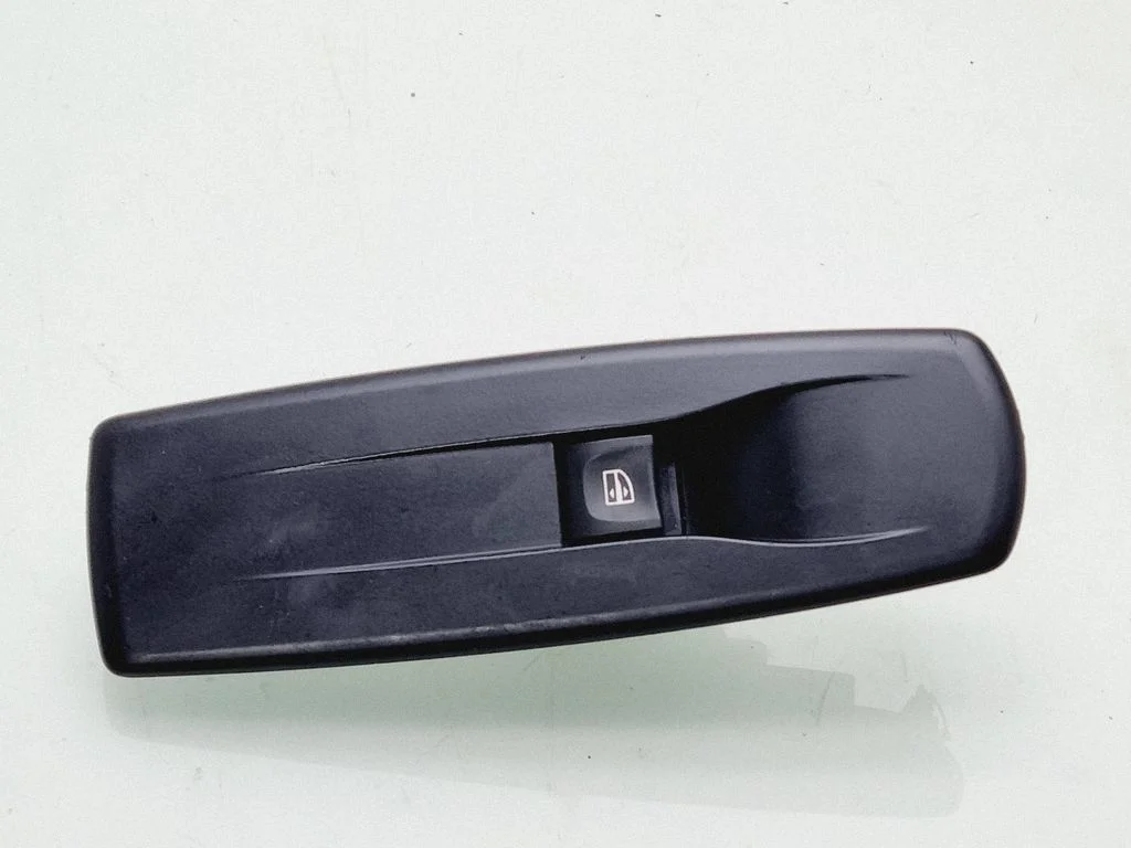 Elektrisko logu slēdzis 809600004R