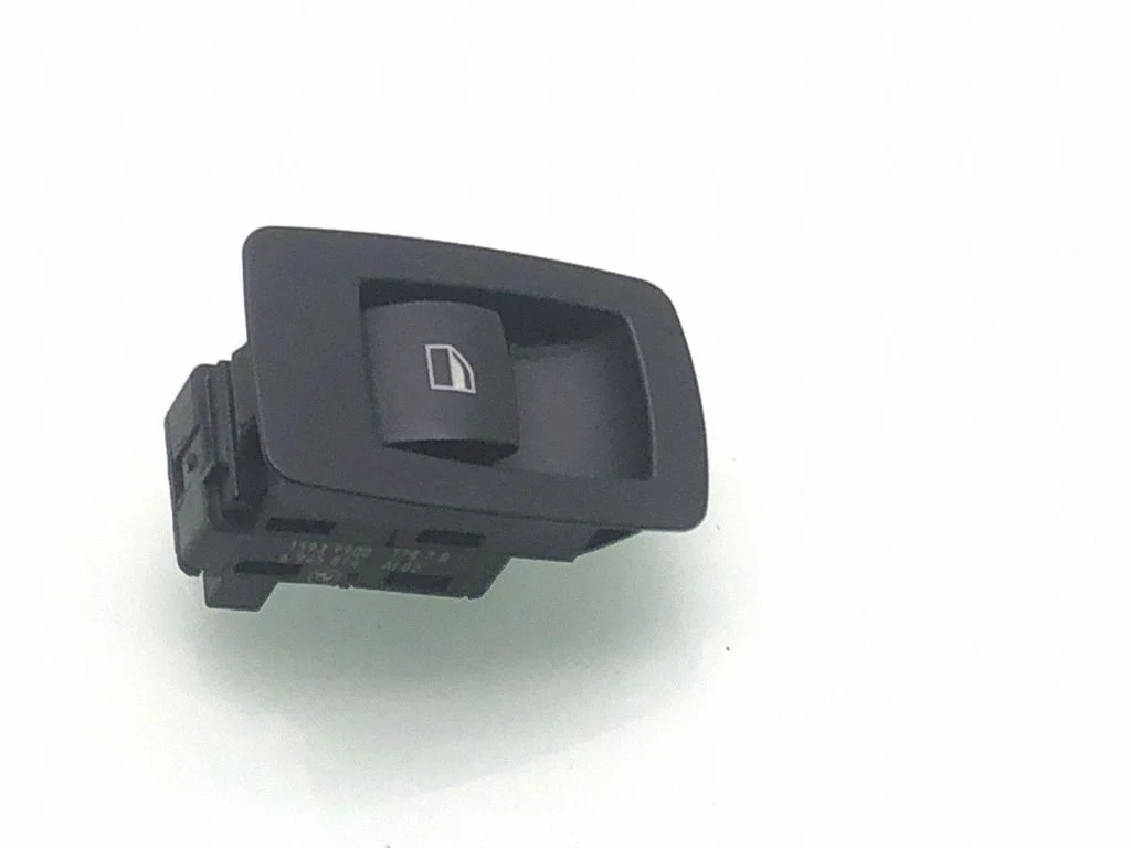 Electric window control switch 6945874