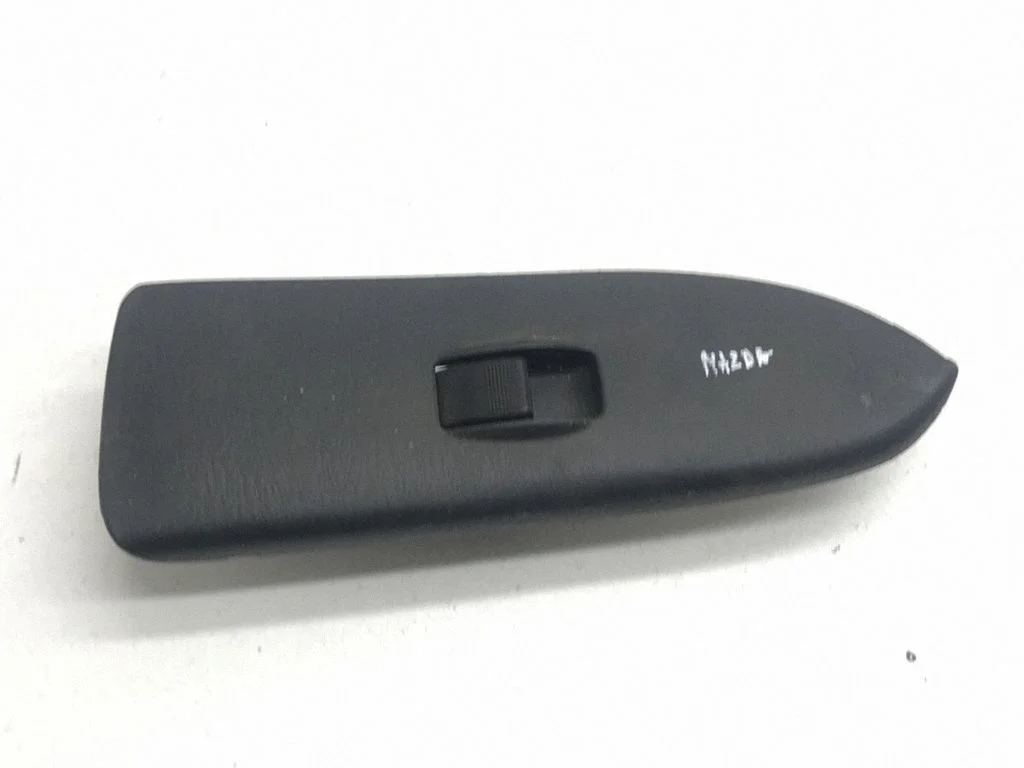 Electric window control switch GE7V684L6