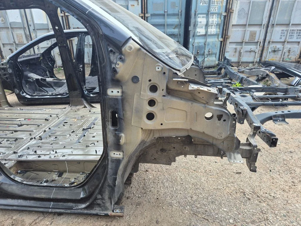 Front quarter panel – right