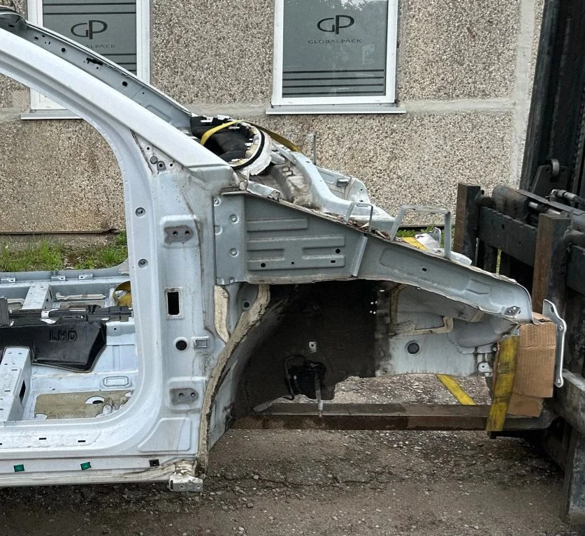 Front quarter panel – front right