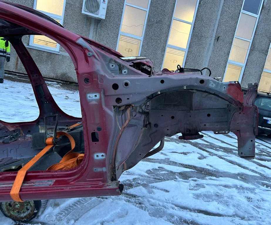 Front quarter panel – front right
