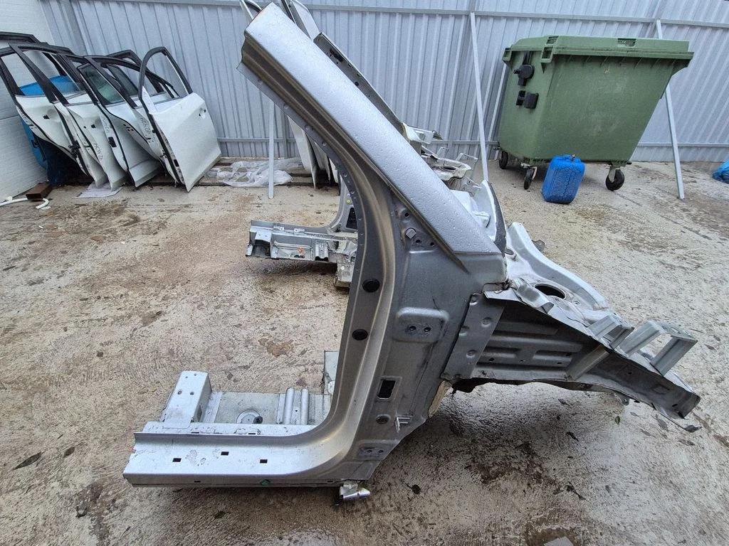 Front quarter panel – front right