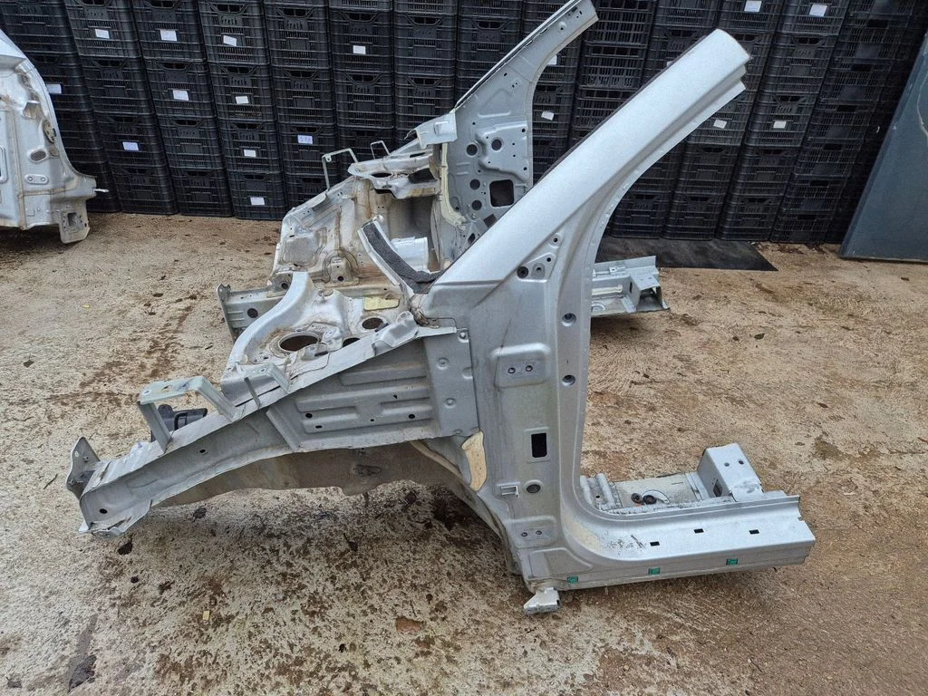 Front quarter panel – front left