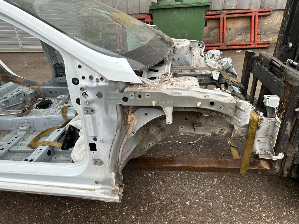 Front quarter panel – front right