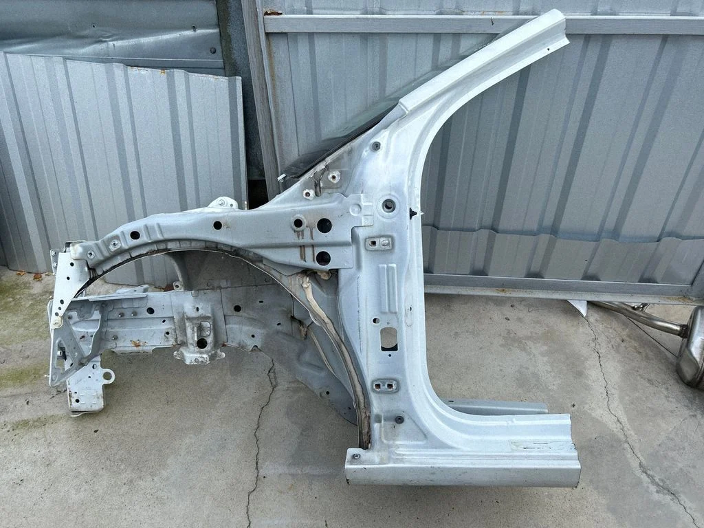 Front quarter panel – front left