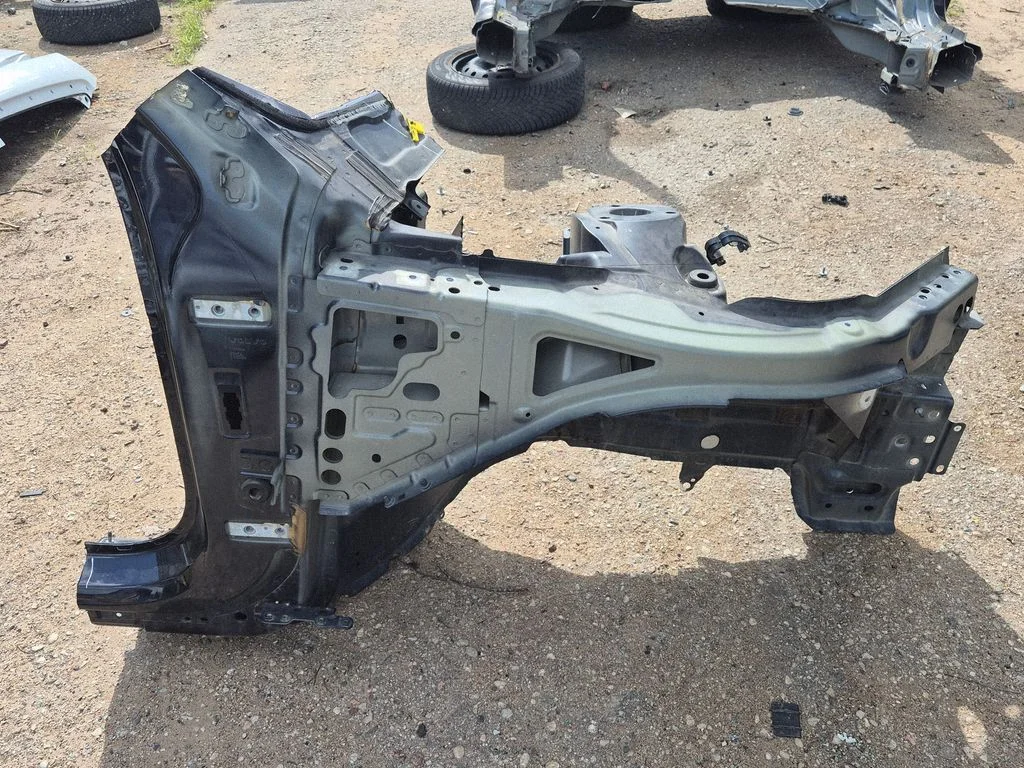 Front quarter panel 32377175